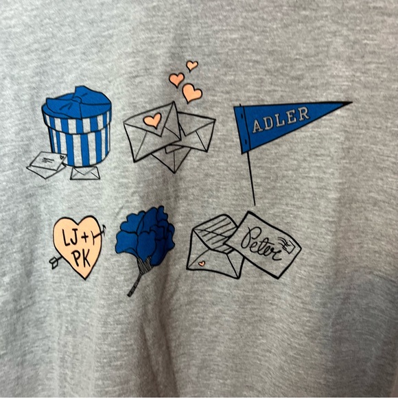 To All the Boys I've Loved Before Icons Women's T-Shirt, size Large NWT - Picture 5 of 6